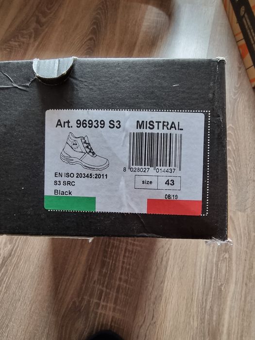 Нови работни обувки Panda Mistral с  водоустойчива кожа