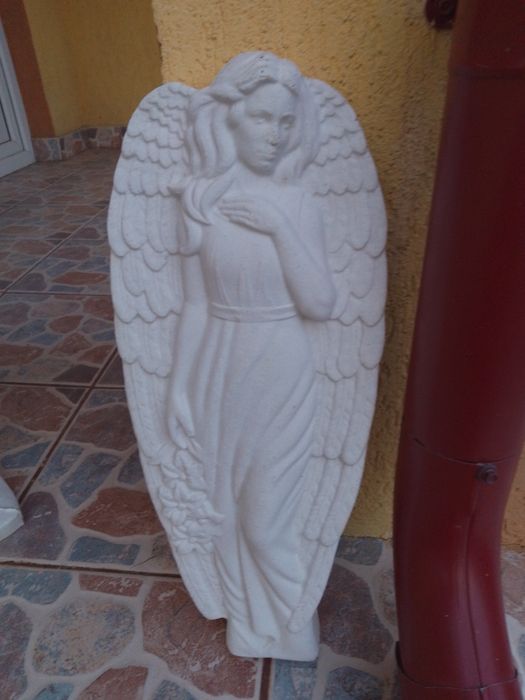 ingeri ornament gradina/ loc de veci