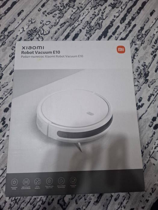 Продавам шаоми е10 робот