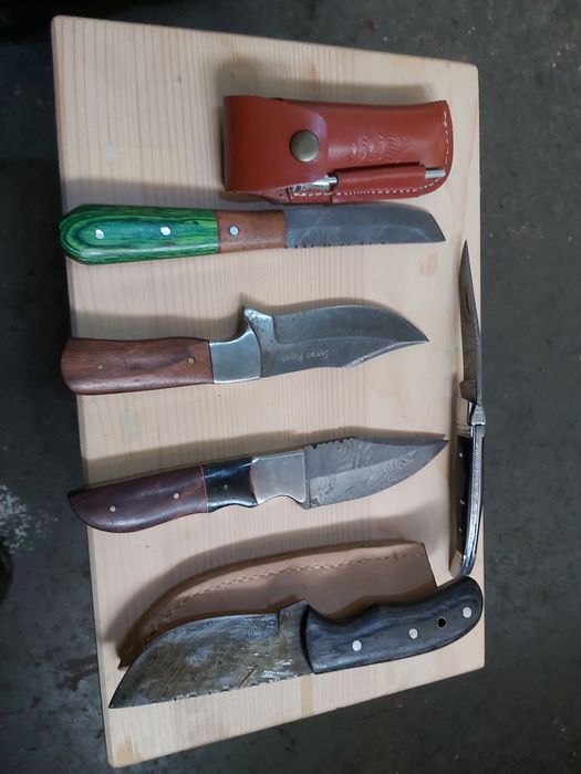 Cutite vânătoare si camping deosebite.