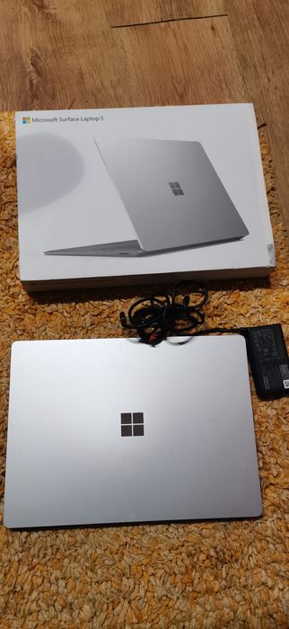 Microsoft Surface Laptop 5 I5-1235U 16gb 512gb 2k touch-screen