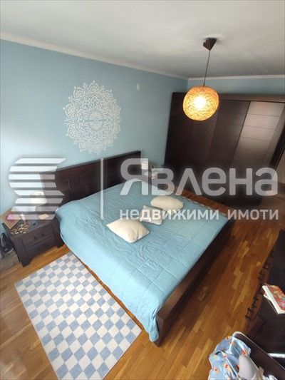 Дава се под наем Тристаен апартамент в София, Лозенец - 135 кв.м за 900 € - Снимка #10