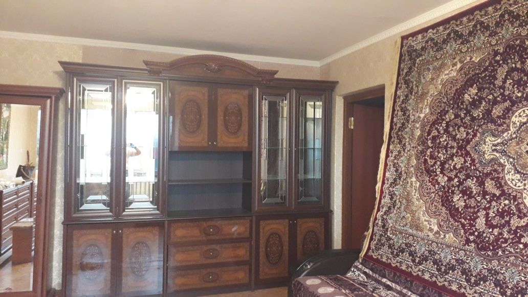 Продам ковёр 2 м на 3 м