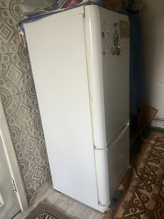 Продаю Холодильник Индезит