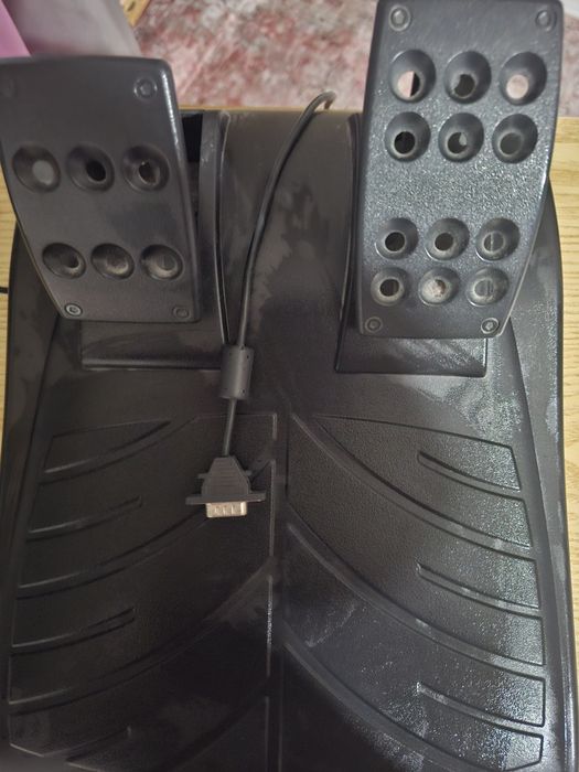 Volan impreunacu pedale