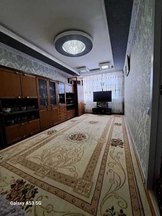 Зудлик билан 75м2 Талабалар шахарчасида сотилади 3/8/9