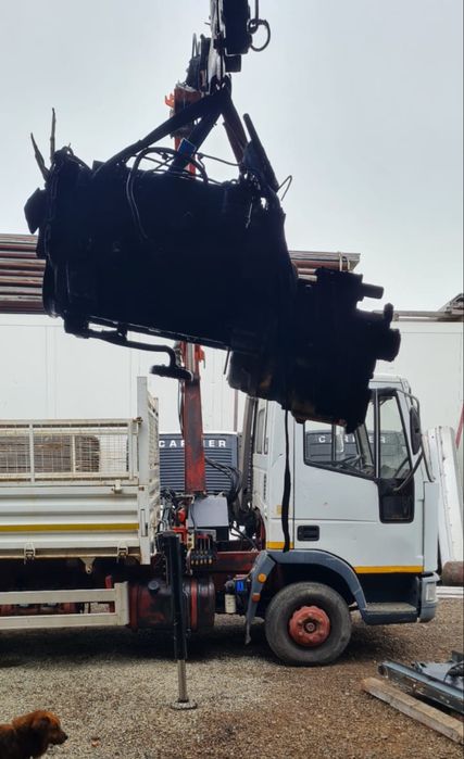 Iveco Eurocargo 7.5to basculabil trilateral cu macara 3to 68k km reali