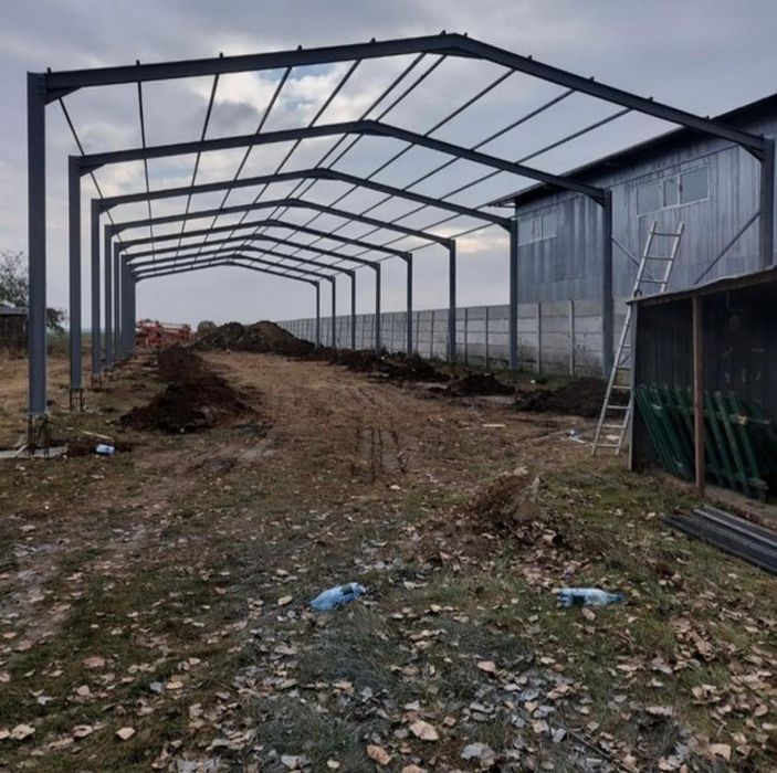 Vând structura metalică 10x25