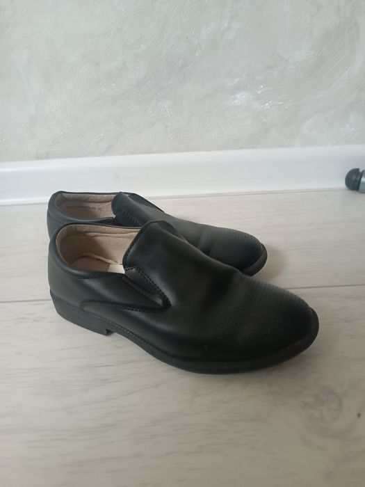 Продам туфли школьный для мальчиков