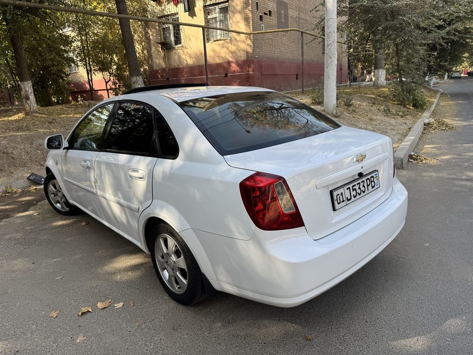 Lasetti-Gentra 2018 polik-Chexol oq 4-pok gaz