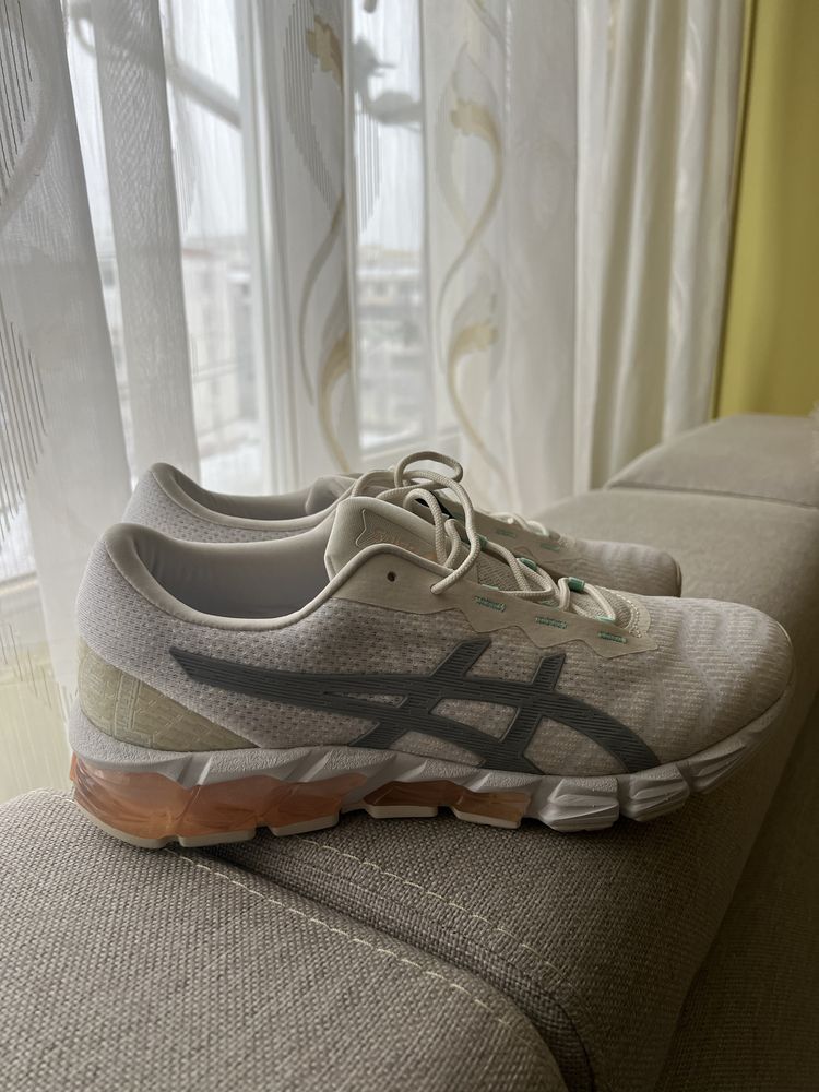 Маратонки Asics guantum 180
