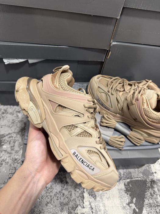 Balenciaga Track Nude/Crem // Premium // 2026