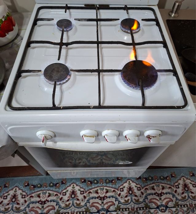 Газовая плита в хорошем состоянии