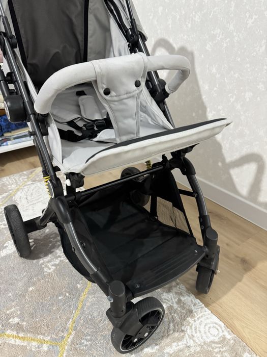 Продаю коляскую новую