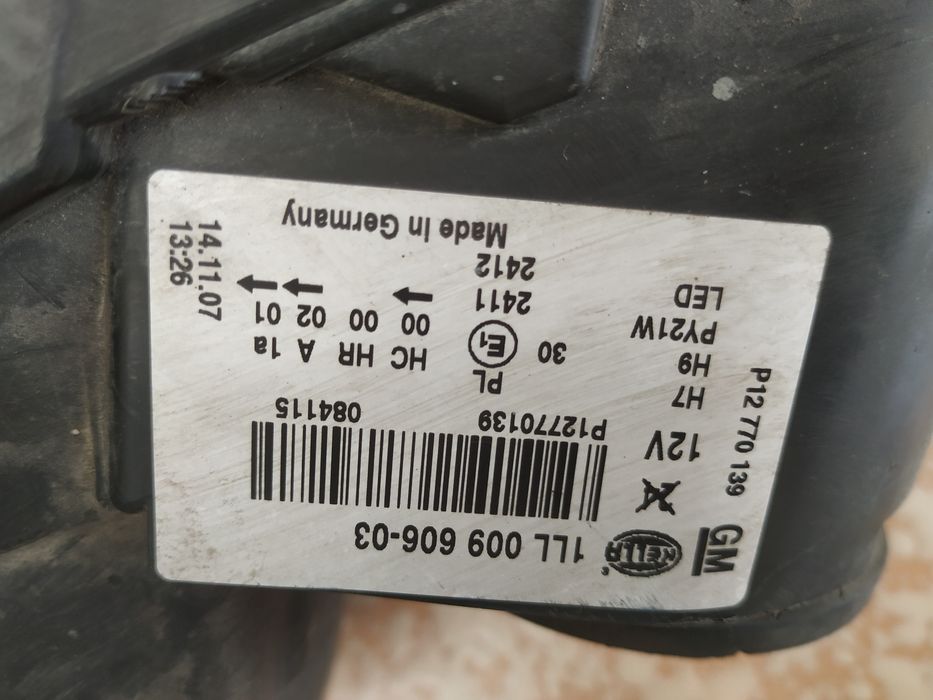 Фар ,комплект за Saab 93 ,2008г
