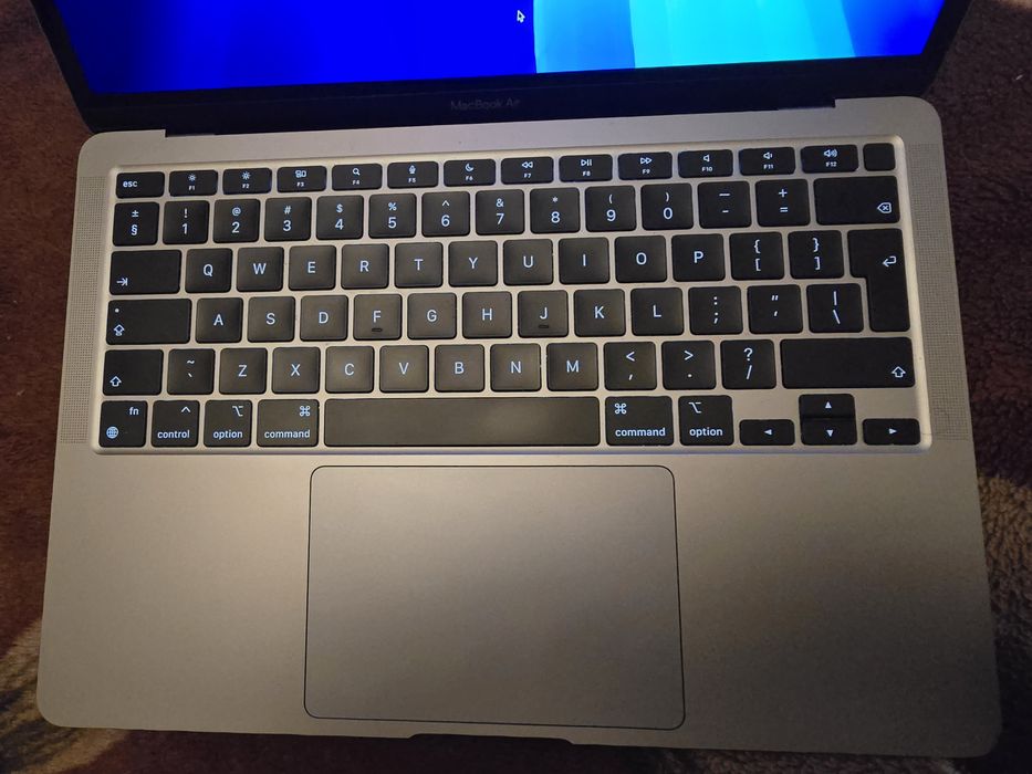 Macbook Air M1, 8c cpu/8c gpu, Ram 8gb, SSD 512gb