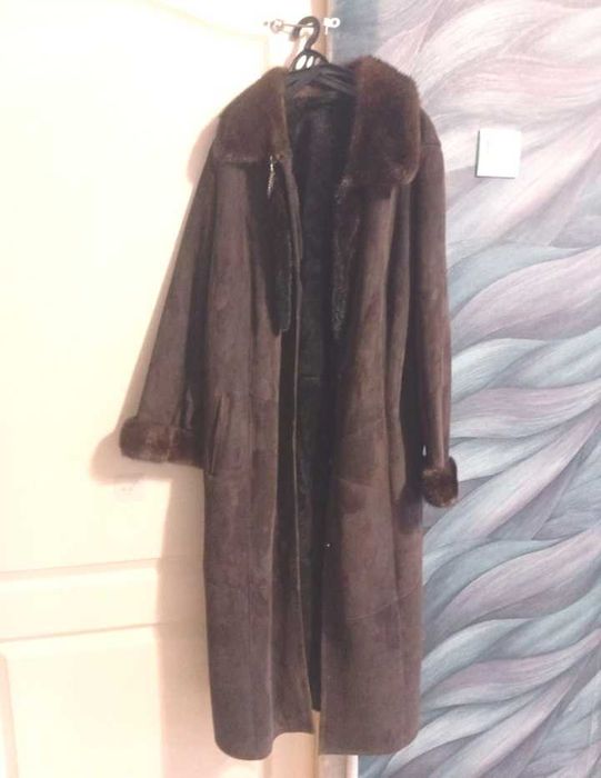 Продается пальто 56 размер.