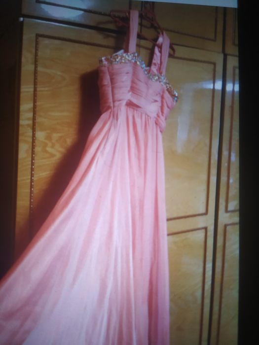 Vând rochițe elegante xxl