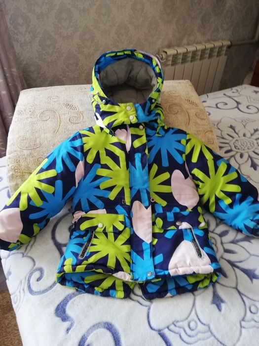 Продам зимнюю теплую куртку