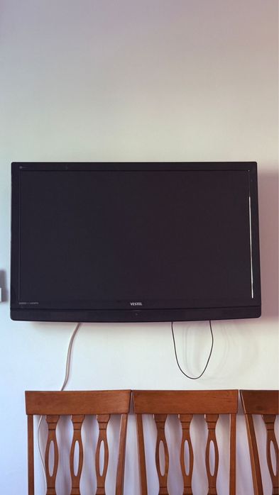 Продам телевизор плоский