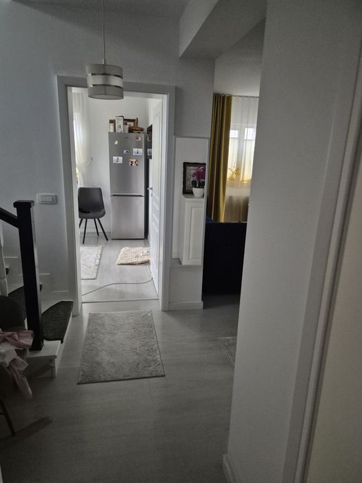 Vând casa complet mobilata