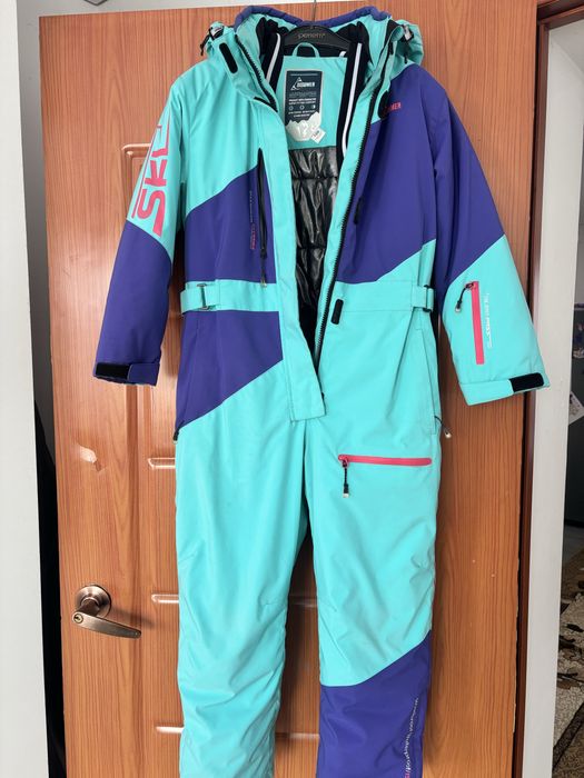 Продам комбинезон для девочки