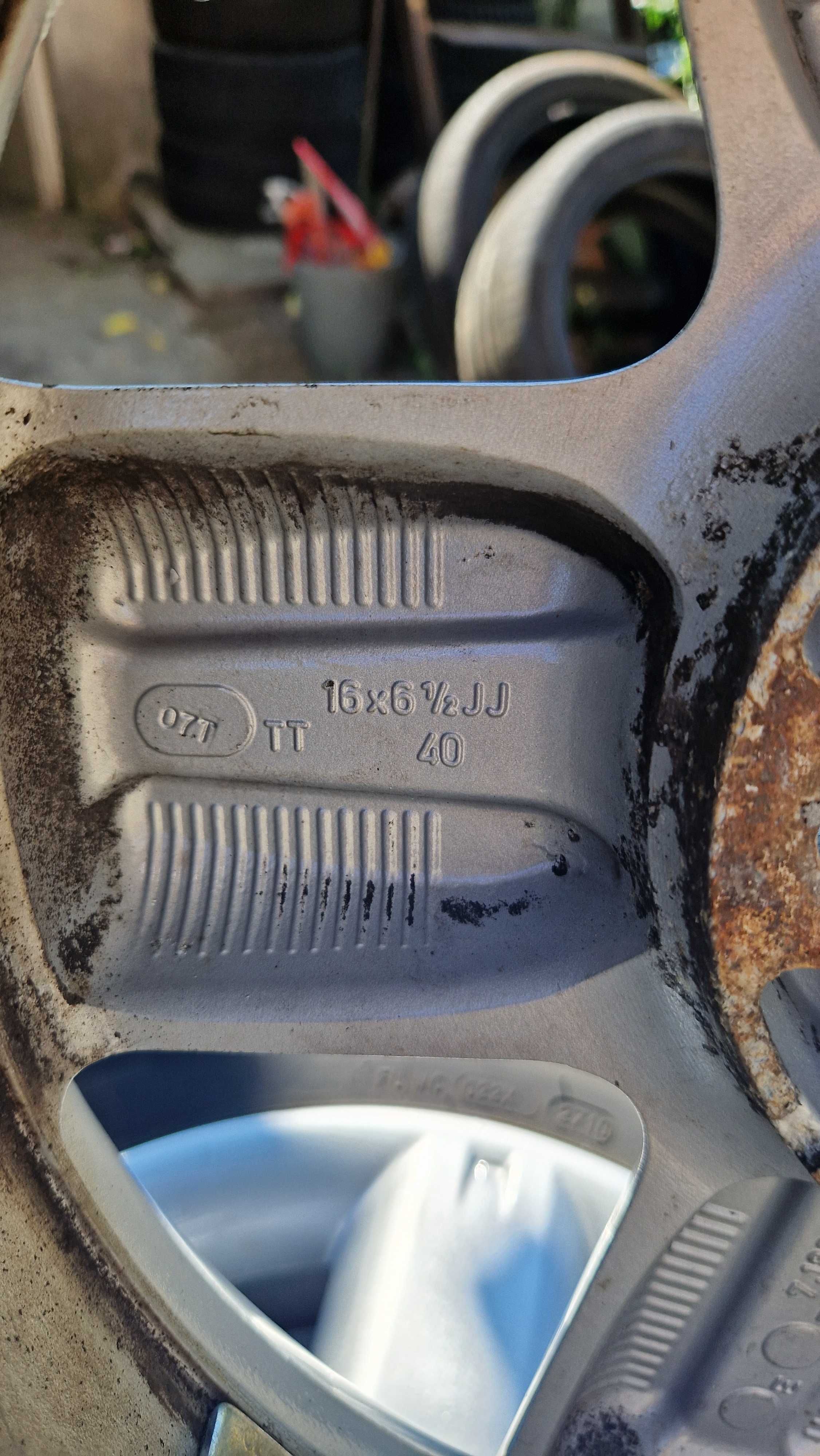 NISSAN XTRAIL Джанти със зимни гуми 205/55/16  6,5J×16  ET40  5×114,3