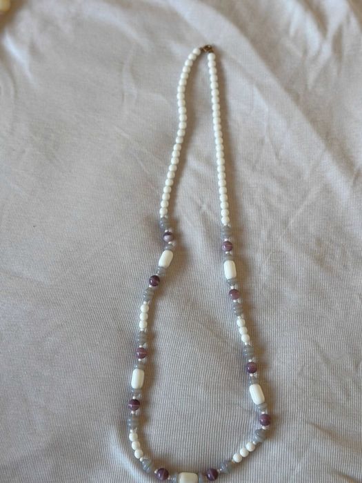 Продавам стилни колиета чешка бижутерия