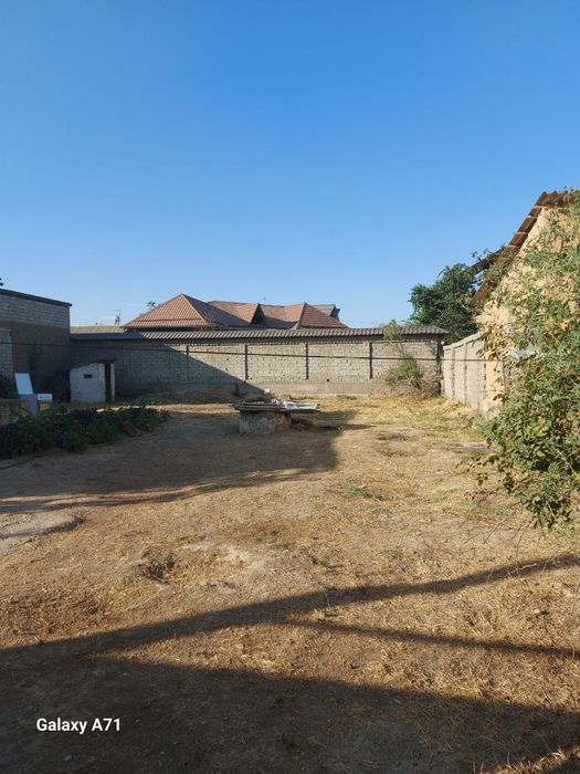 Yengi uzbekiston park ruparasida srochniy sotiladi uy uchastka