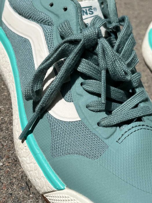 Новые оригинальные кроссовки Vans 37размер (Женские) (Продажа / Обмен)