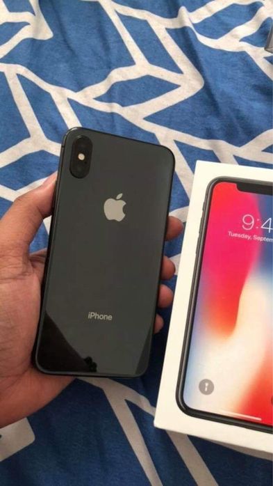 iPhome x черного цветв