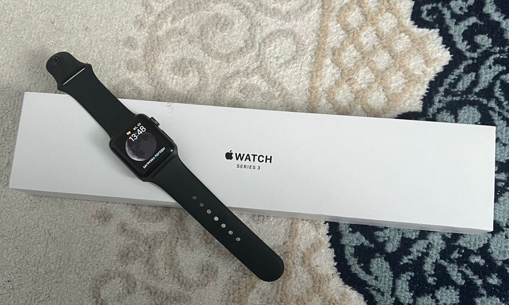 Продам часы apple watch 3 series