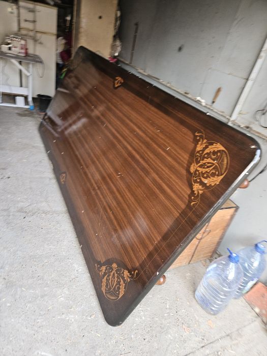 Стол и стул сотилади 12 кишилик холати яхши