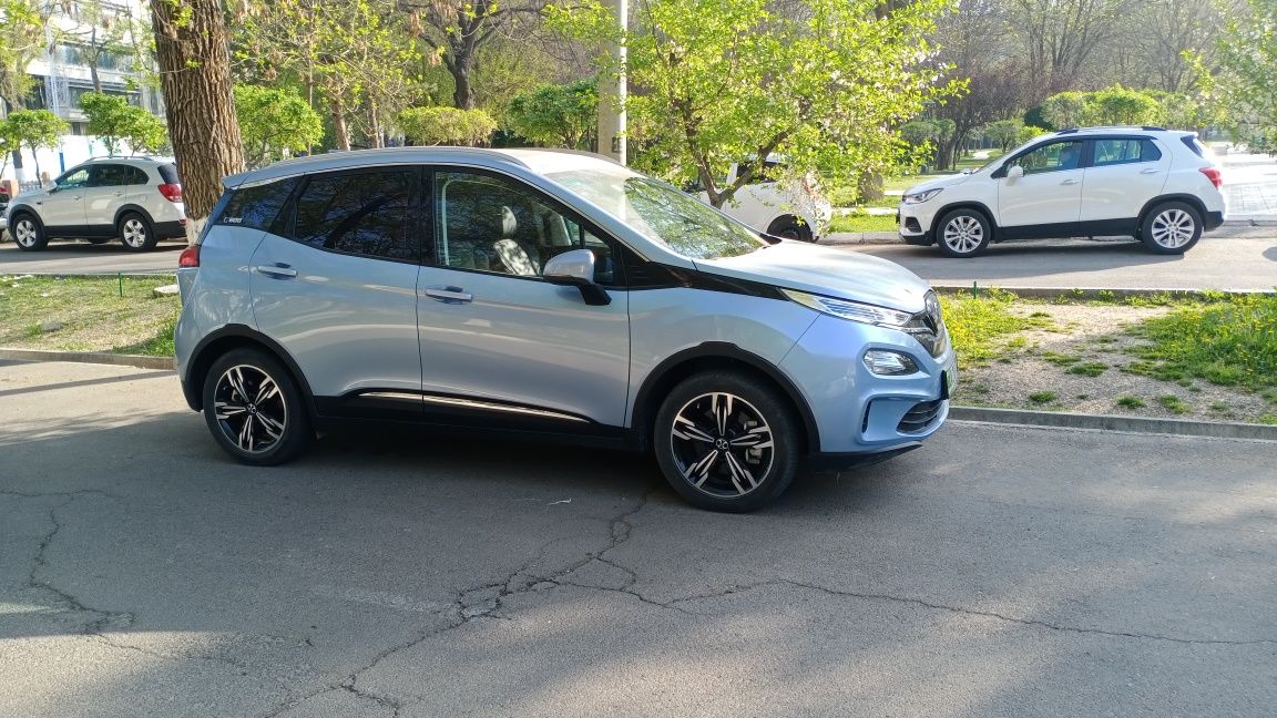 Продаётся baic ex3