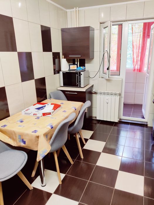 Închiriez apt. 3 camere zona Crangasi