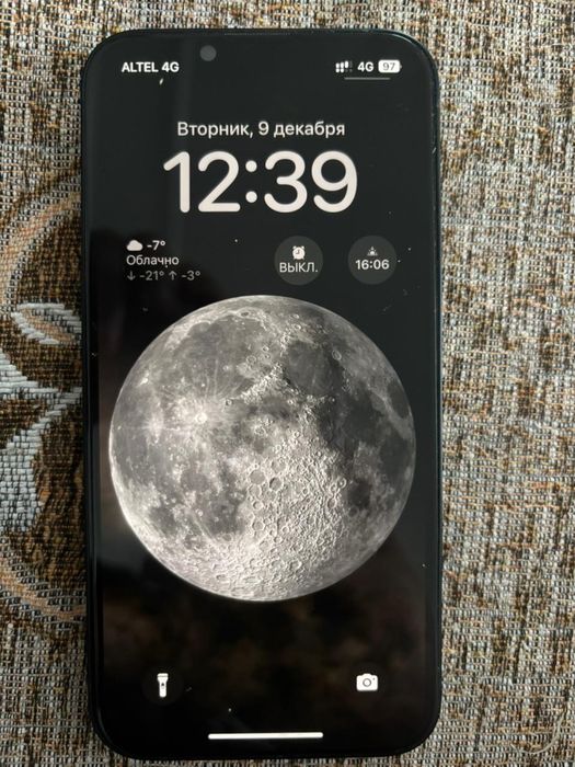 Айфон 13 с гарантией. Акб-100%