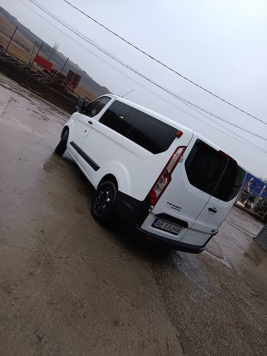 Vând Ford tranzit custom 8+1locuri