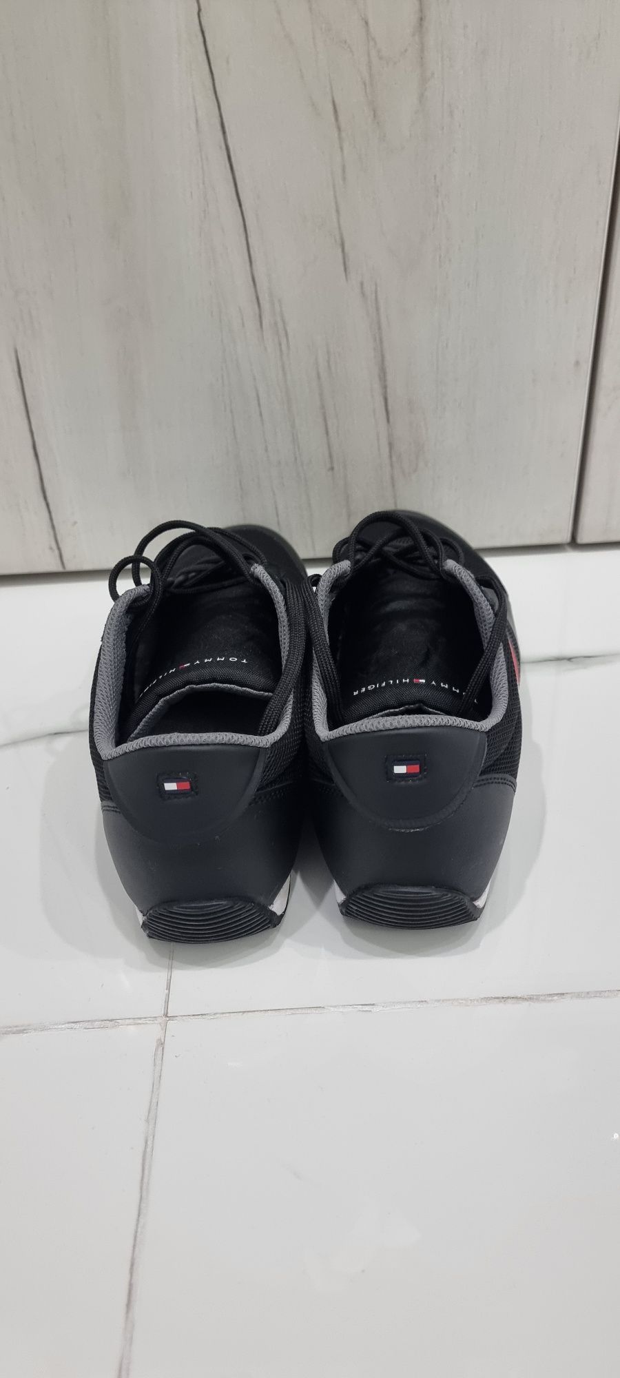 Спортни обувки Tommy Hilfiger 44 номер