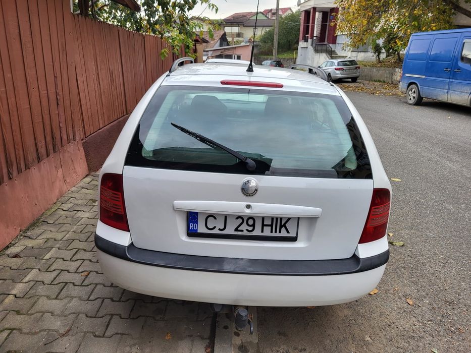 Vând Skoda Octavia Tour