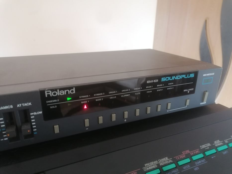 Yamaha DX TX-7 Hohner XE9 Yamaha AW16G Roland EM101 Hohner rhythm 80