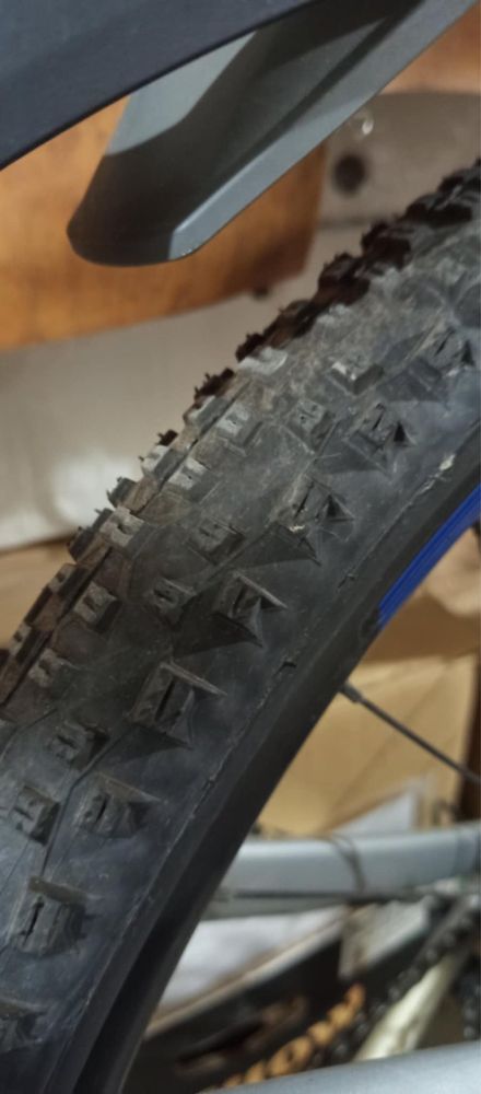 Bicicletă Giant cadru carbon
