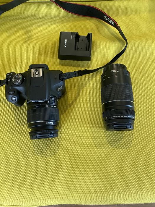 Цифров фотоапарат CANON D 2000