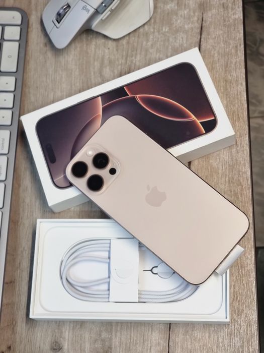 iPhone 16 Pro Max 256 Gb  Desert Titanium