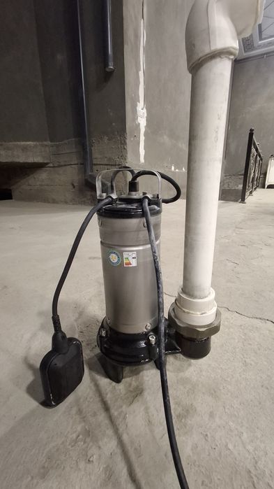 Погружной насос LEO 0.75 кв б/у