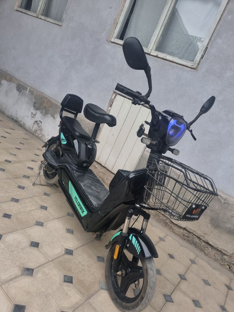 Skuter sotiladi holati yaxshi