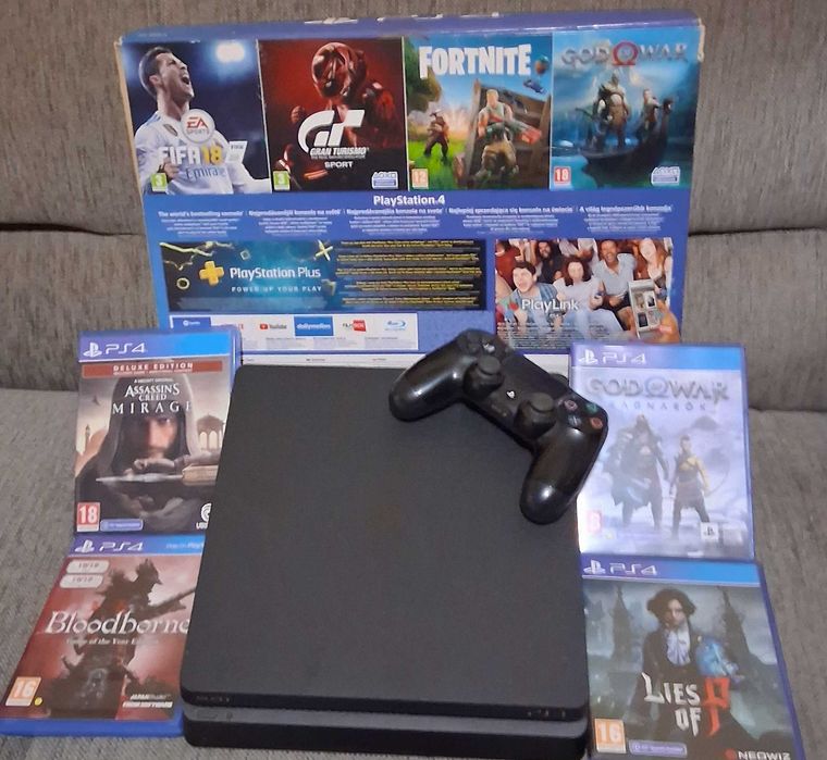 Продавам PS4 500GB + акаунт с 81 игри 400 лв.