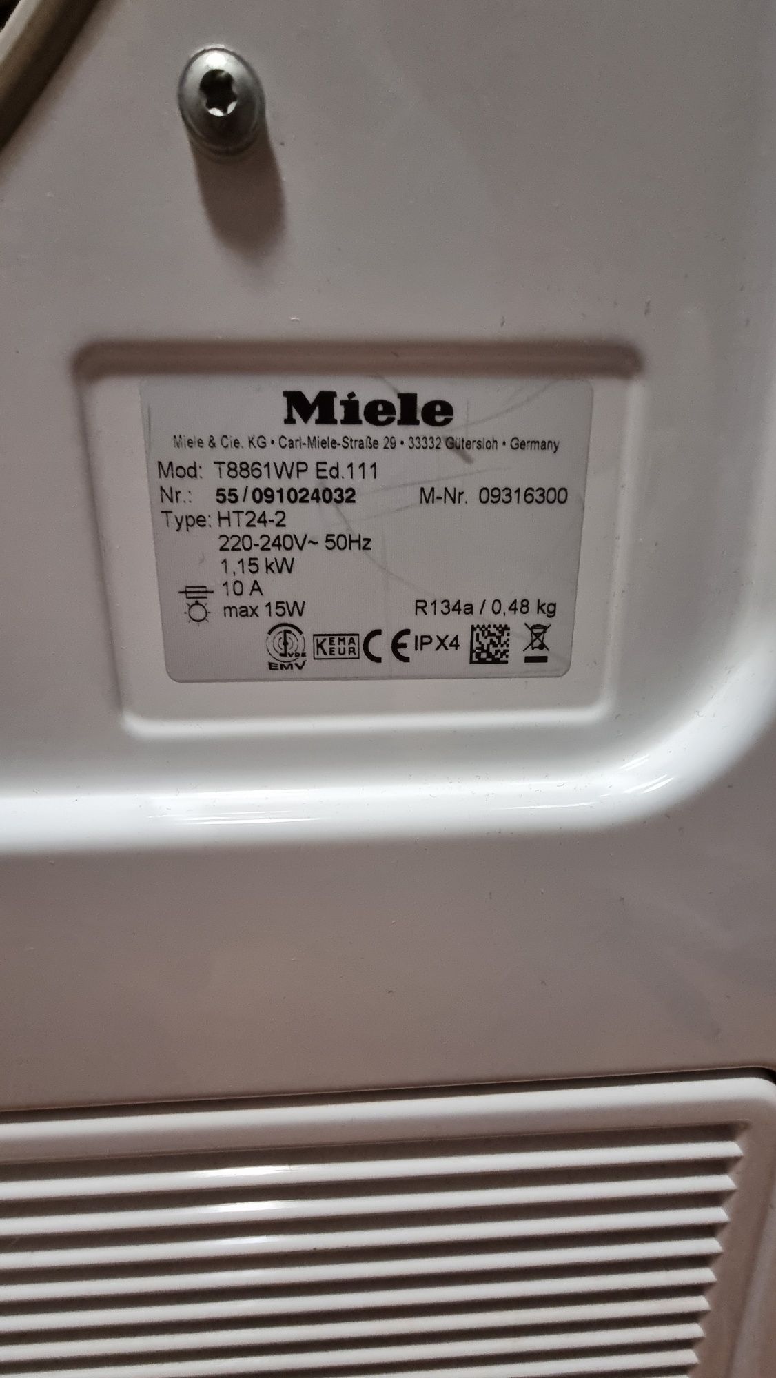 Сушилня с термопомпа Miele T8861 WP