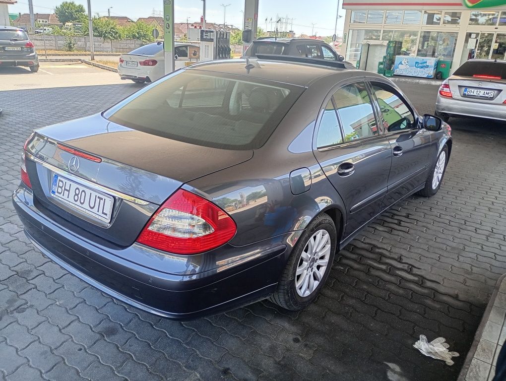 Mercedes Benz E200 W211