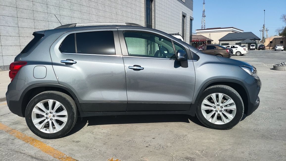 Chevrolet tracker sotiladi Шевроле трекер сотилади