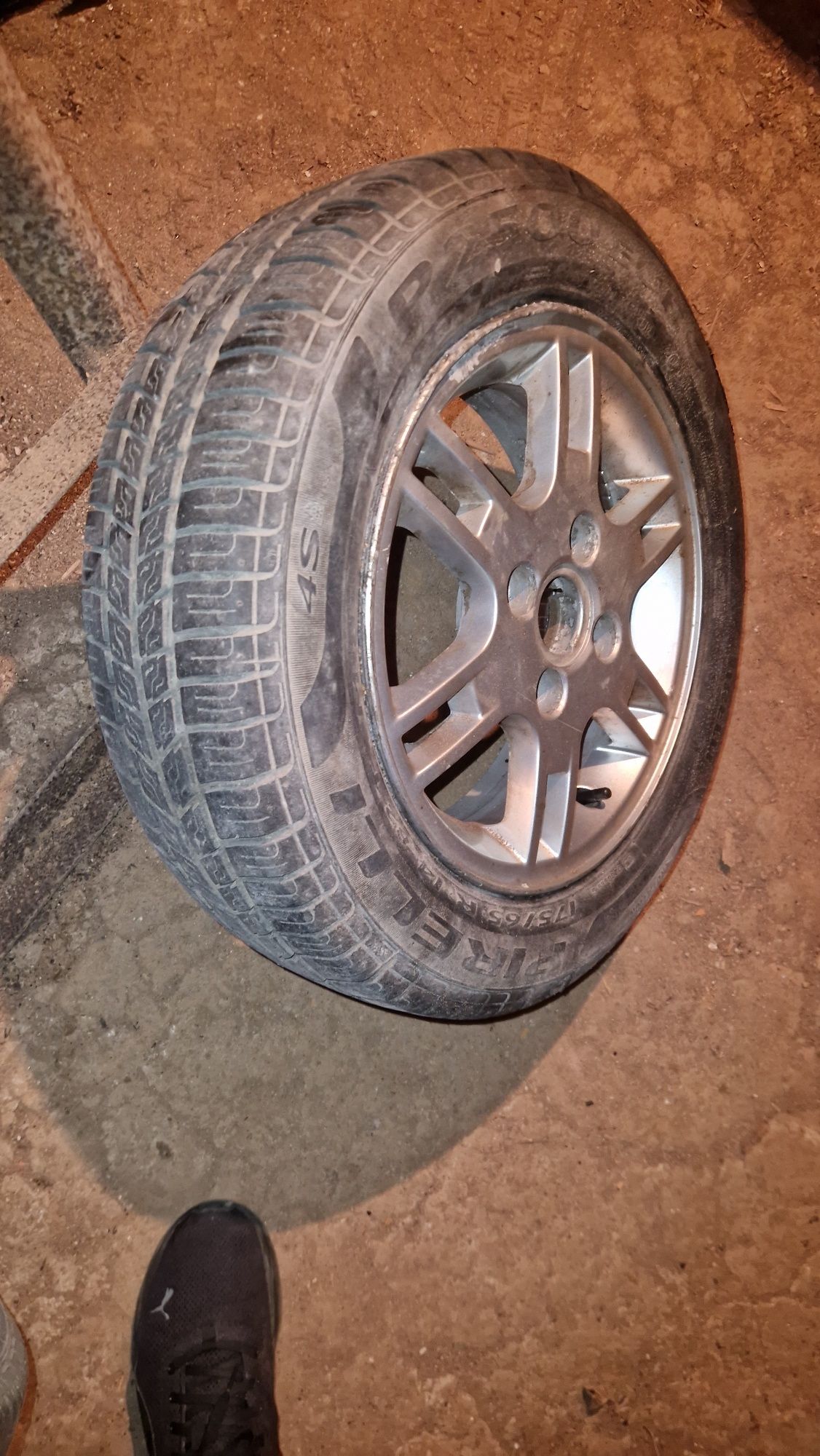 Cauciucuri iarna 175/65/R14 PIRELLI cu tot cu jante